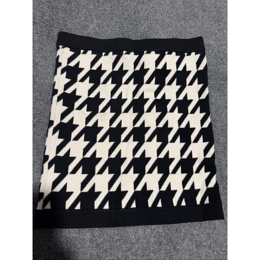 Alice + Olivia black houndstooth Ingrid mini skirt M